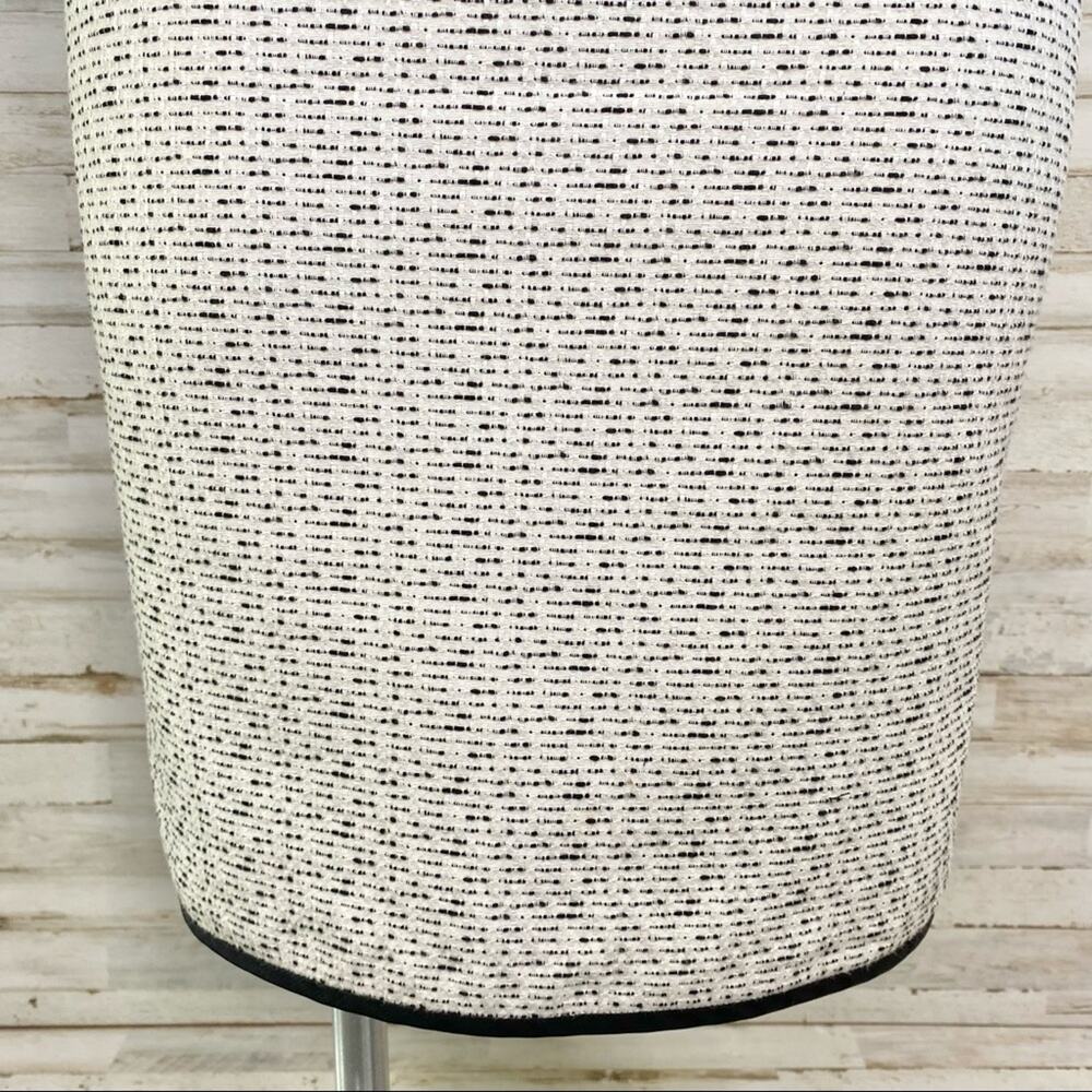 Vera Wang Lavender Label Boucle Tweed Skirt Womens Size 10  Black White Cotton - Picture 3 of 13